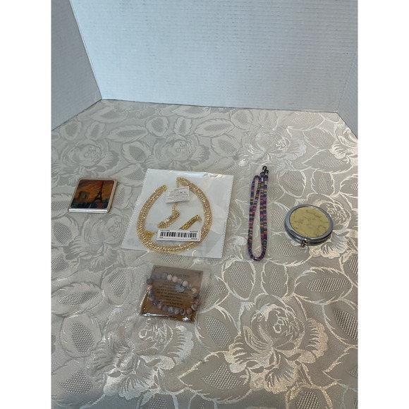 Unbranded Accessories - Unbranded Accessory Lot Women OS Multicolor Excellent Jewelry Compact Mirrors